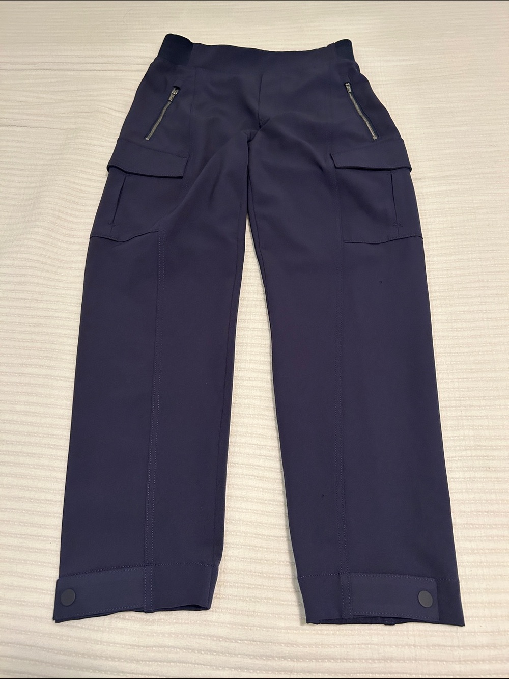 Women’s Athleta Navy Cargo Pants with Zip Pockets 2/P